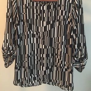 APT. 9 Size Small Black and White 3/4 Sleeve Top
